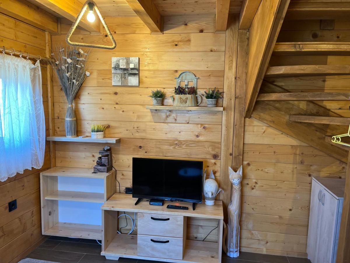 Apartmani Joka I Drvene Kucice Vrdnik Exterior foto