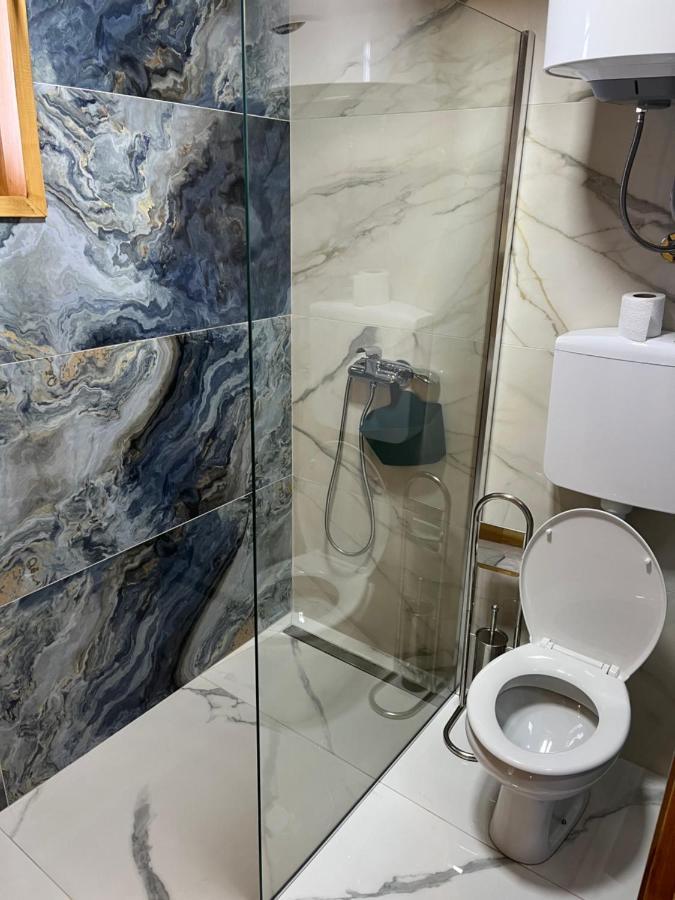 Apartmani Joka I Drvene Kucice Vrdnik Exterior foto