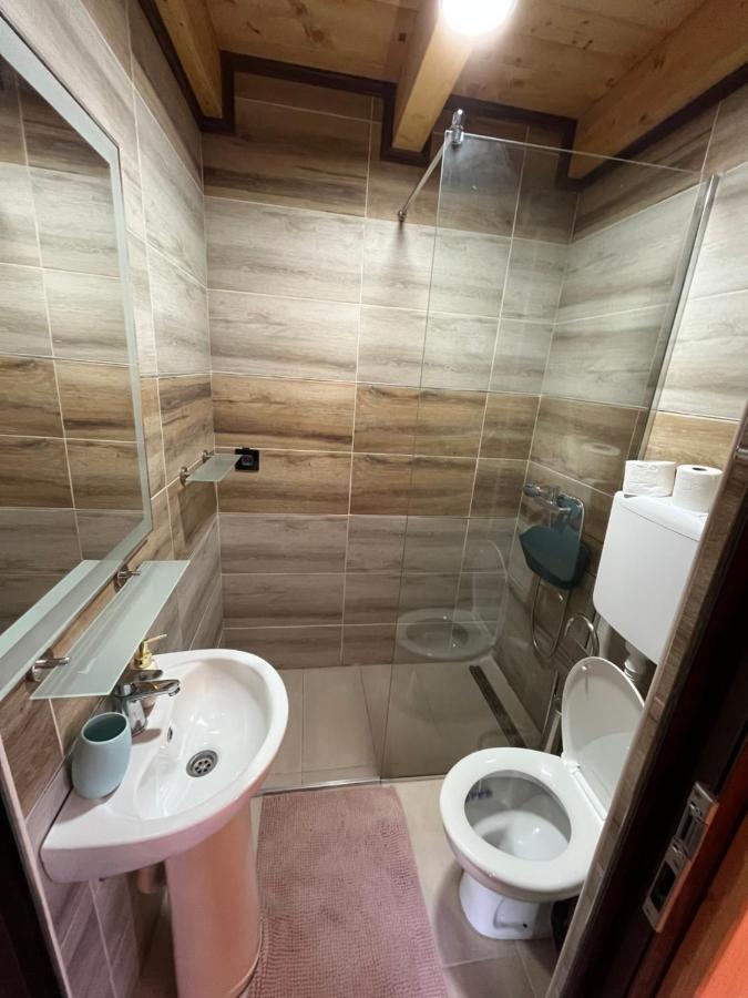Apartmani Joka I Drvene Kucice Vrdnik Exterior foto