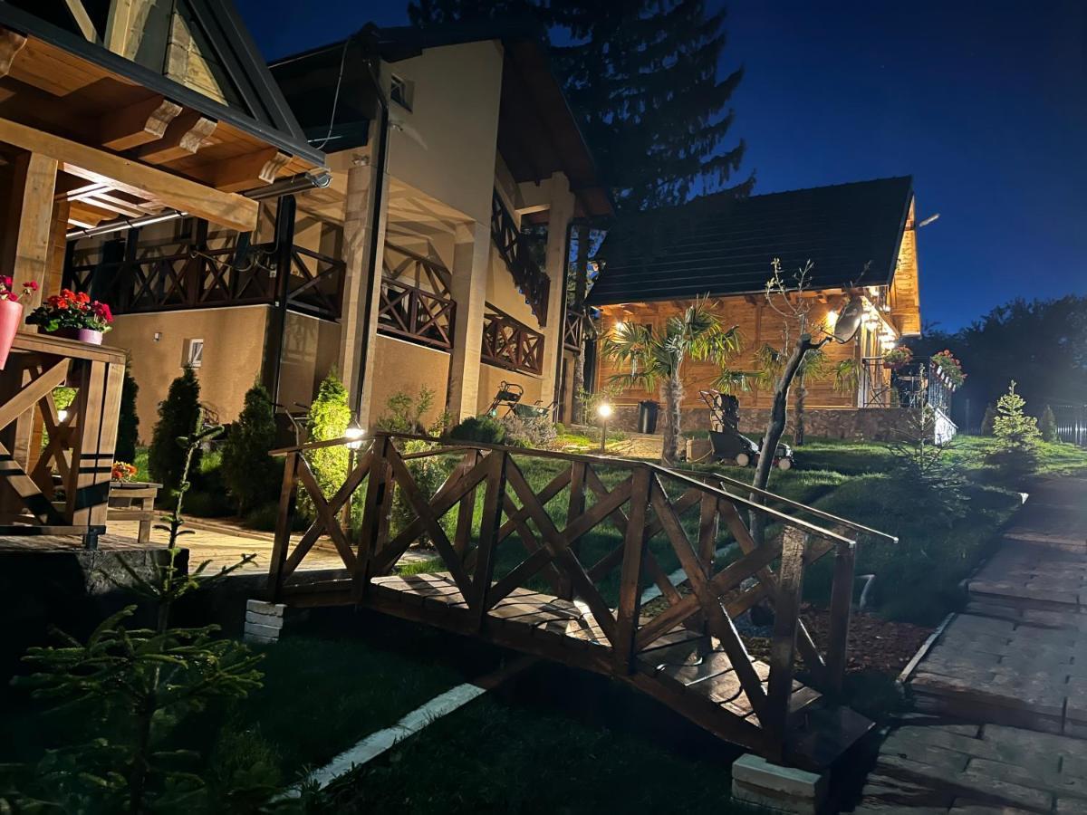 Apartmani Joka I Drvene Kucice Vrdnik Exterior foto